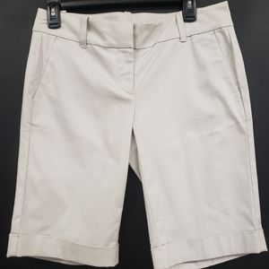 Ann Taylor Boardwalk Cream Shorts Size 2 NEW